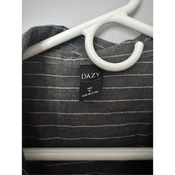 Dazy women’s gray and white striped dress shirt size medium - Picture 2 of 4